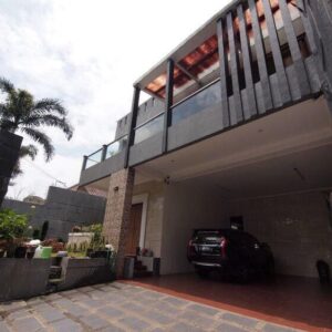 RUMAH LUX BANGUNAN MODERN DI SAYAP SUKAJADI DEKAT KARANG SETRA AREA BANDUNG UTARA