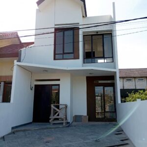 DIJUAL RUMAH BARU INDEN 2 LANTAI DI CISARANTEN KULON, ARCAMANIK BANDUNG.