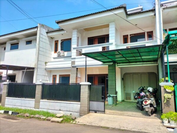 Rumah 2 Lantai di dekat Griya Batununggal Parakan Waas Bandung Kota