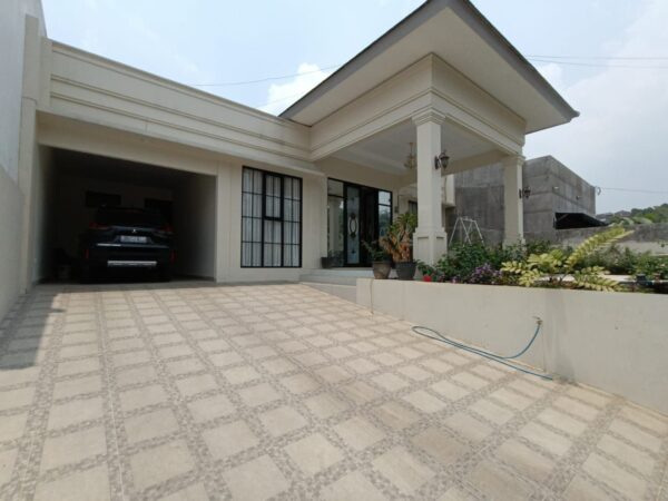 DIJUAL RUMAH BARU HOMEY 1 LANTAI DI KOMPLEK SETIABUDI REGENCY BANDUNG
