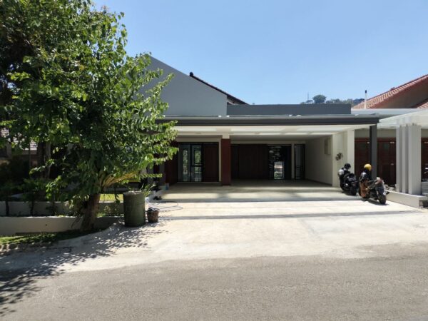 RUMAH PLUS PRIVATE POOL BARU TYPE DOWNSLOPE DI RESORT DAGO PAKAR