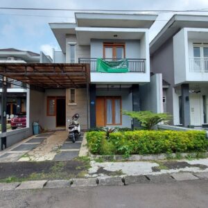 RUMAH ASRI MINIMALIS DI CIKUTRA PAHLAWAN DKT KAMPUS ITENAS WIDYATAMA