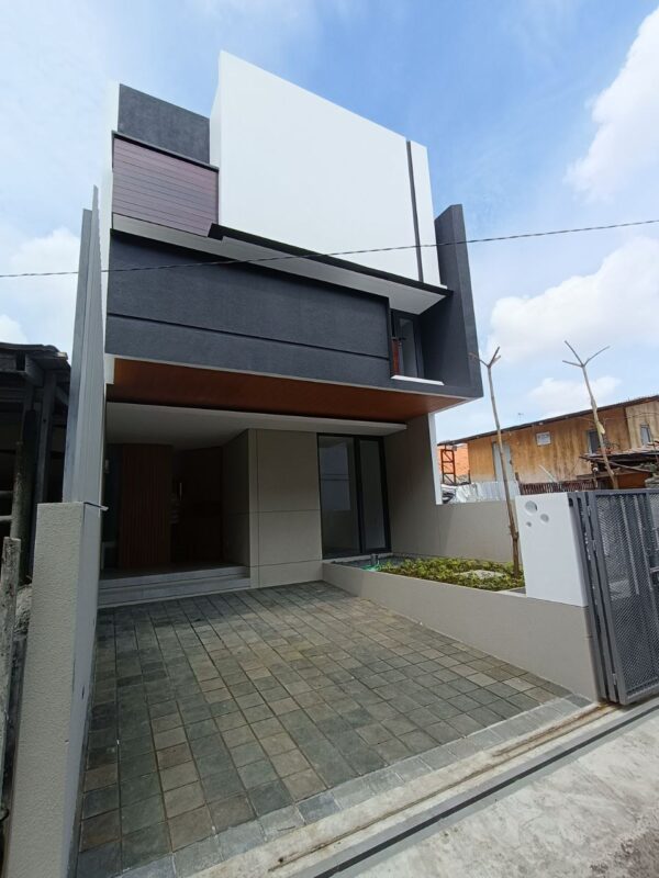 RUMAH NEW TOWN HOUSE ROOFTOP DI SAYAP BKR - SAYAP KARAPITAN LENGKONG