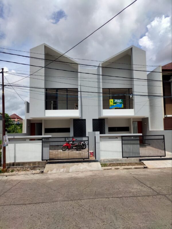 RUMAH MINIMALIS SKANDINAVIAN DI KOMPLEK EXCLUSIVE TAMAN HOLIS INDAH