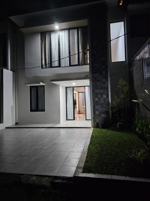 RUMAH BARU FURNISHED MINIMALIS BANYAK BUKAAN SETIABUDI GEGER KALONG