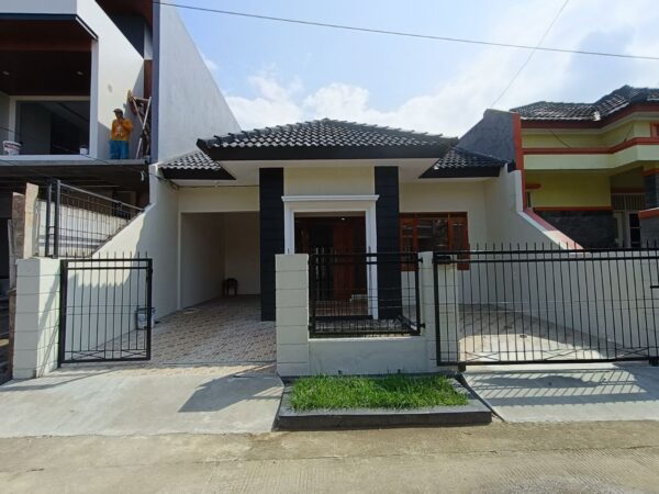 RUMAH DI KOMPLEK EXCLUSIVE DKT RS MAYAPADA PASAR KORDON MARGACINTA