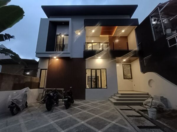 RUMAH MODERN DI CLUSTER EXCLUSIVE GEGERKALONG BANDUNG UTARA SETIABUDI