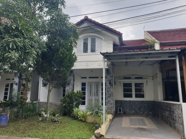 RUMAH ASRI KLASIK DI KOMPLEK EXCLUSIVE PINUS REGENCY SOEKARNO HATTA