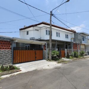 RUMAH DI AREA KAWALUYAAN SOEKARNO HATTA KOTA BANDUNG BUAH BATU