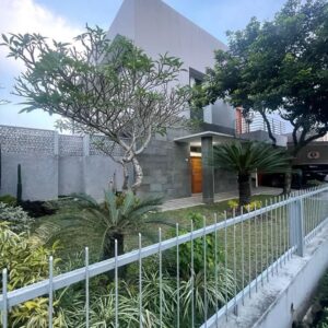 DIJUAL RUMAH MEWAH OPEN SPACE HALAMAN LUAS DI GOLF BARAT ARCAMANIK BANDUNG TIMUR