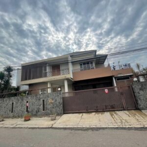 BEST VIEW RUMAH SEMI VILLA DIKAWASAN PEGUNUNGAN VILLA BANDUNG INDAH CILEUNYI