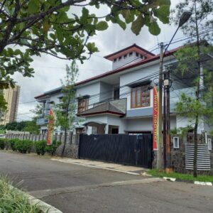 RUMAH MEWAH LUAS HARGA DI BAWAH NJOP PINUS REGENCY SOEKARNO HATTA