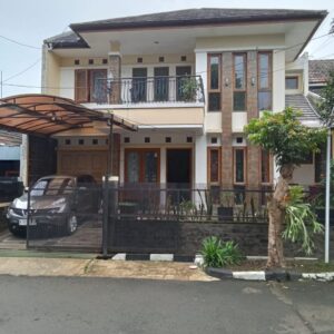 DIJUAL RUMAH TERAWAT SIAP HUNI DI KOMPLEK UJUNG BERUNG INDAH KODYA BANDUNG