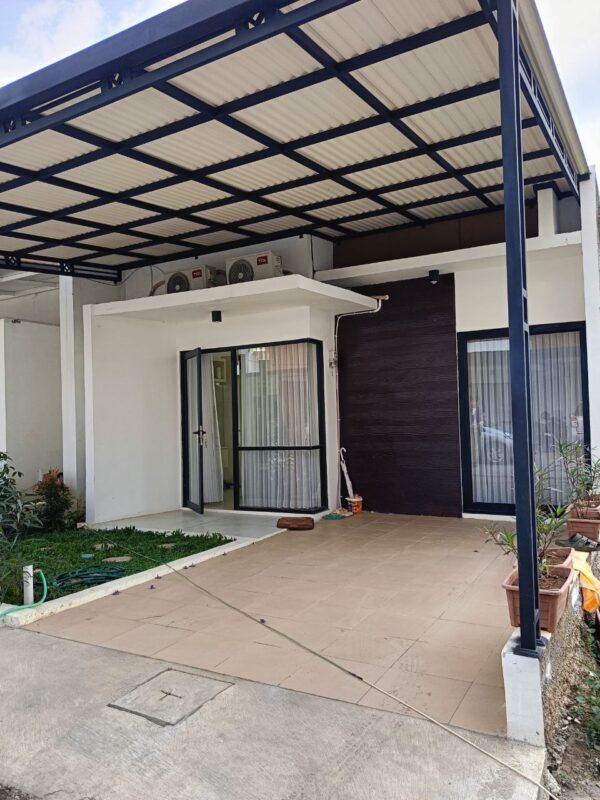 RUMAH DI CLUSTER AREA CIWASTRA KOTA BANDUNG KONSEP SCANDINAVIAN MINIMALIS