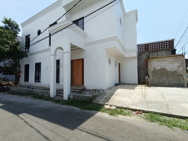 RUMAH BARU KLASIK MODERN DI KAWASAN STRATEGIS SAYAP BKR KOTA BANDUNG