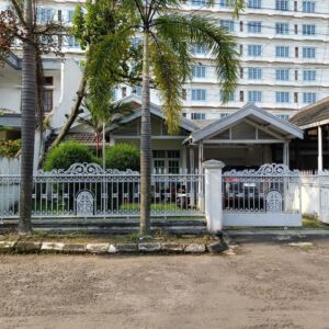DIJUAL RUMAH SANGAT STRATEGIS BANGUNAN KLASIK AREA TURANGGA PUSAT KOTA BANDUNG