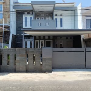 DiJUAL RUMAH MODERN BARU RENOVASI DI LOKASI STRATEGIS TURANGGA LENGKONG BANDUNG KOTA