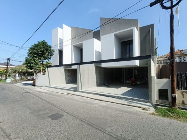 RUMAH BARU MODERN KONSEP INDUSTRIAL DI LOKASI STRATEGIS TURANGGA LENGKONG BANDUNG KOTA