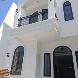 DIJUAL RUMAH BARU AMERICAN KLASIK MODERN MINIMALIS LOKASI STRATEGIS TURANGGA LENGKONG BANDUNG KOTA