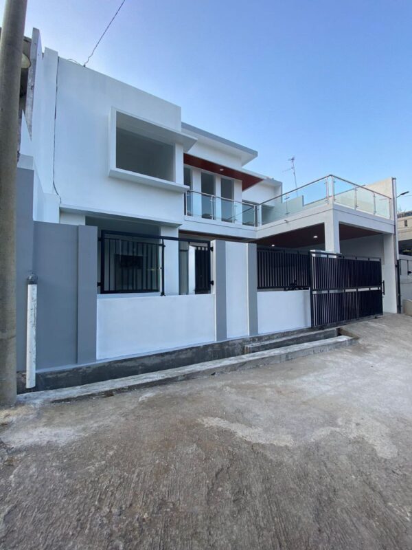 RUMAH BARU KLASIK MINIMALIS VIEW PEGUNUNGAN DI BUMI ASRI PADASUKA CICAHEUM BANDUNG