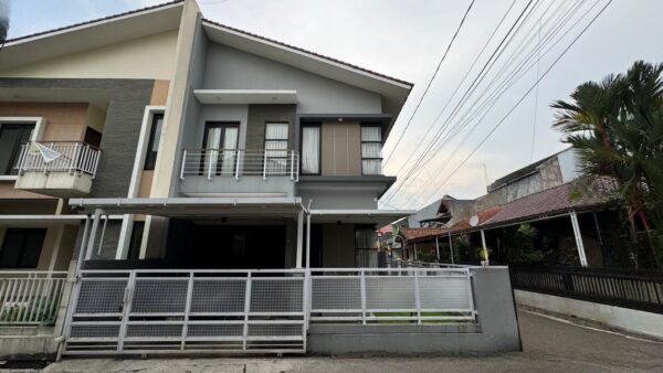 Rumah siap huni Full Renovasi Semi Furnish Nyaman Terawat di Cijagra, Buah Batu