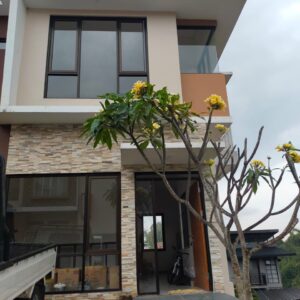 SIAP DIJUAL RUMAH BARU KONSEP TROPIS MINIMALIS AREA SARIWANGI DEKAT KAMPUS POLBAN
