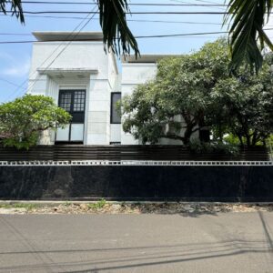 RUMAH CORNER KONDISI BARU, AKSES STRATEGIS KAWASAN CIKUTRA CIBEUNYING KALER BANDUNG UTARA
