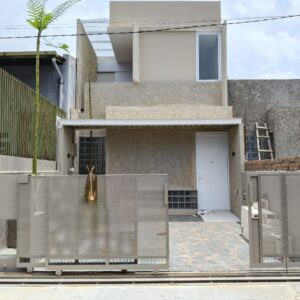 DIJUAL RUMAH BARU MODERN KAWASAN BEBAS BANJIR CISARANTEN KULON ARCAMANIK