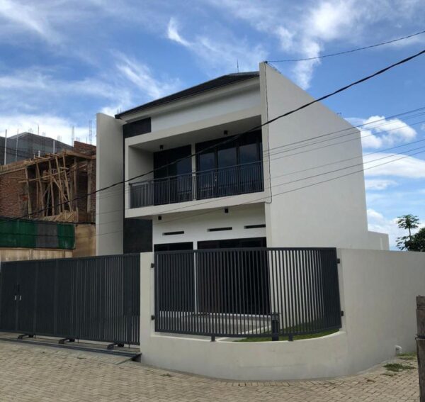 RUMAH ASRI MODERN MINIMALIS KAWASAN SEJUK BANDUNG UTARA SARIWANGI BELAKANG SETRA DUTA