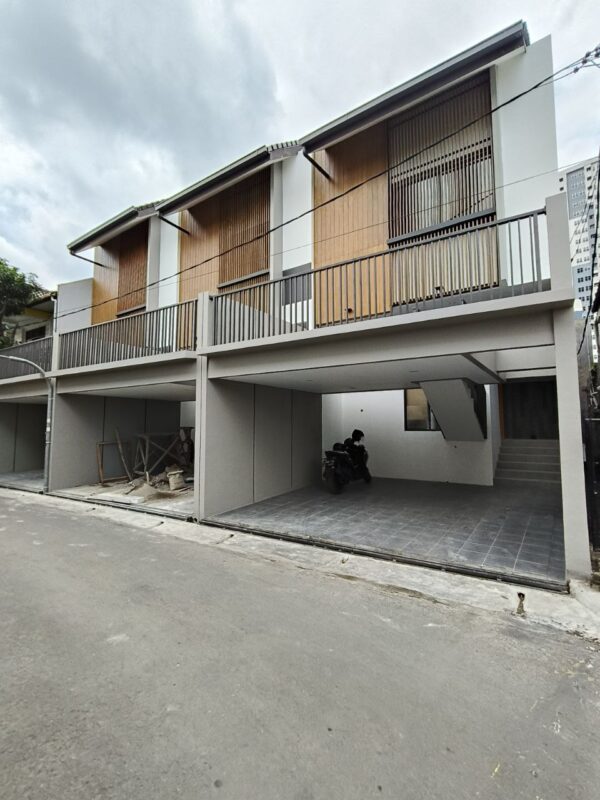 TOWNHOUSE MINIMALIS KONSEP JAPANDI DI KAWASAN STRATEGIS BUAH BATU BANDUNG KOTA