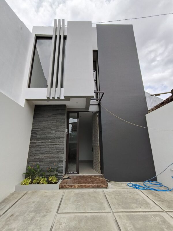 RUMAH BARU MODERN TROPIS MINIMALIS DI KOMPLEK BATU INDAH AREA BATUNUNGGAL BUAH BATU BANDUNG KOTA