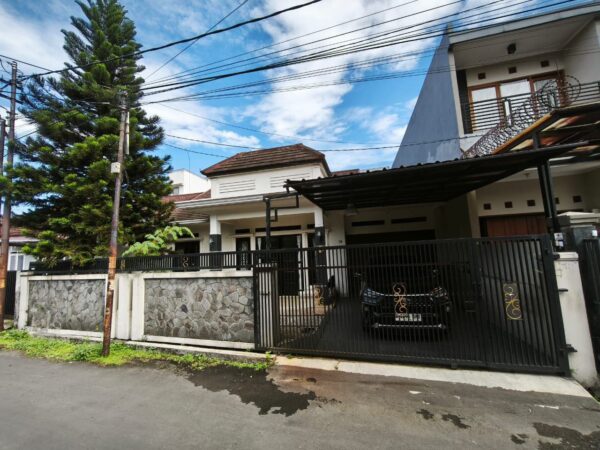 DIJUAL RUMAH BAGUS KONDISI TERAWAT KOMPLEK BATU INDAH BATUNUNGGAL, BUAH BATU BANDUNG KOTA