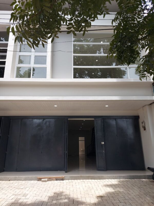 DIJUAL RUKO BARU MEWAH SIAP PAKAI DI SAYAP JALAN PUNGKUR CIATEUL REGOL, BANDUNG TENGAH.