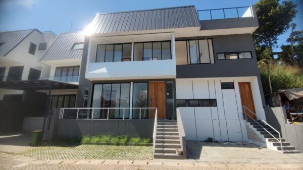 Rumah mewah baru LUAS 224m2 dengan view menawan di dekat kampus ITB dago cigadung, kota bandung