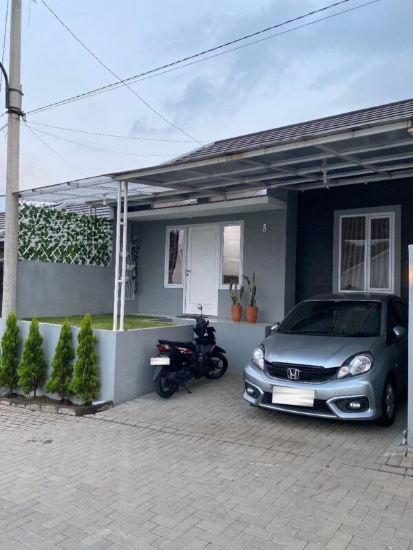 DIJUAL RUMAH ASRI TERAWAT DALAM CLUSTER BUMI PARAHYANGAN CIMAHI CIBEBER, CIMAHI SELATAN.
