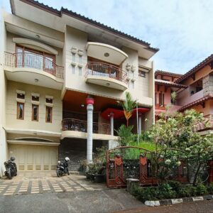 DIJUAL CEPAT RUMAH KLASIK BANGUNAN KOKOH PARAHYANGAN RUMAH VILLA GEGERKALONG BANDUNG UTARA