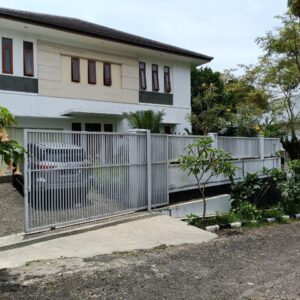DIJUAL RUMAH SIAP HUNI DI KOMPLEK SETIABUDI REGENCY BANDUNG