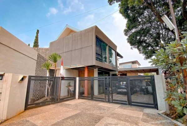 DIJUAL RUMAH STRATEGIS SEMI INDUSTRIAL PERUMAHAN EXCLUSIVE DEKAT UNIVERSITAS MARANATHA AREA BANDUNG UTARA