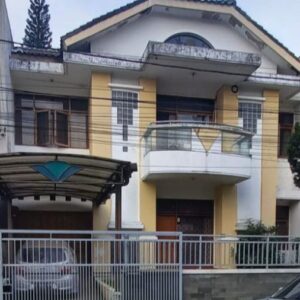 DIJUAL RUMAH KLASIK LINGKUNGAN ASRI UDARA SEJUK CIPAKU INDAH BANDUNG UTARA