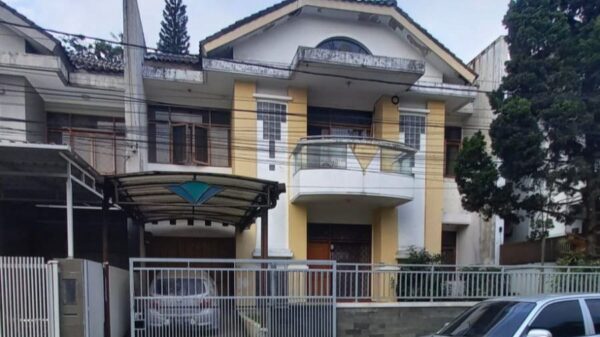 DIJUAL RUMAH KLASIK LINGKUNGAN ASRI UDARA SEJUK CIPAKU INDAH BANDUNG UTARA