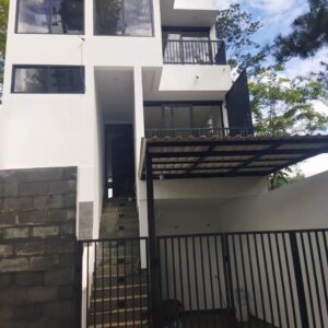 Rumah 3 Lantai Konsep villa modern Cigadung, Dago, Kota Bandung