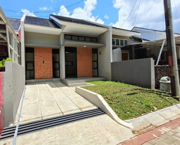 RUMAH READY STOCK MINIMALIS DALAM CLUSTER DI PADASUKA CICAHEUM KOTA BANDUNG