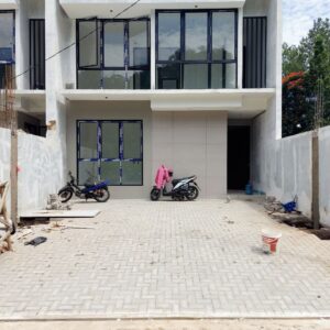 RUMAH BARU MODERN 2 LANTAI DENGAN HALAMAN BELAKANG LUAS, LOKASI STRATEGIS DI SAYAP SETIABUDI BANDUNG UTARA