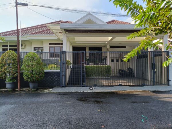 DIJUAL CEPAT RUMAH MEWAH ASRI SANGAT TERAWAT Di KAWASAN GEGERKALONG SUKASARI KODYA BANDUNG