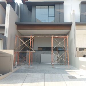 RUMAH BARU MODERN TROPIS MEWAH SIAP HUNI DI SETRA DUTA BANDUNG UTARA