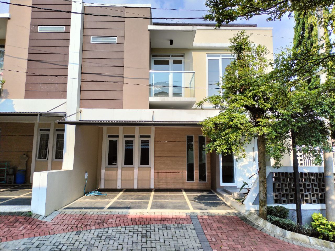 RUMAH BARU GRESS LUX MODERN DI GEGERKALONG BANDUNG UTARA RUMAH BARU GRESS LUX MODERN DI GEGERKALONG BANDUNG UTARA