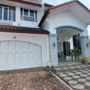 DIJUAL RUMAH ASRI KOKOH KONSEP SEMI BELANDA DI SETIABUDI BANDUNG UTARA DENGAN UDARA YANG SEJUK BEBAS POLUSI