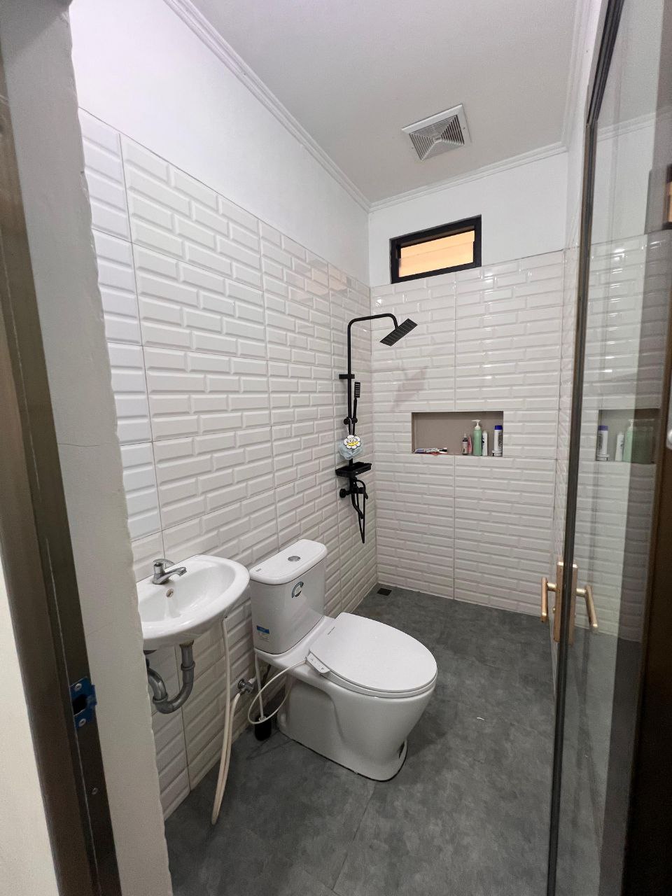 Dijual Rumah baru bangun / Urban Minimalis Dalam cluster dekat gegerkalong ciwaruga bandung utara