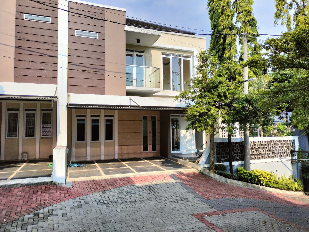 RUMAH BARU GRESS LUX MODERN DI GEGERKALONG BANDUNG UTARA