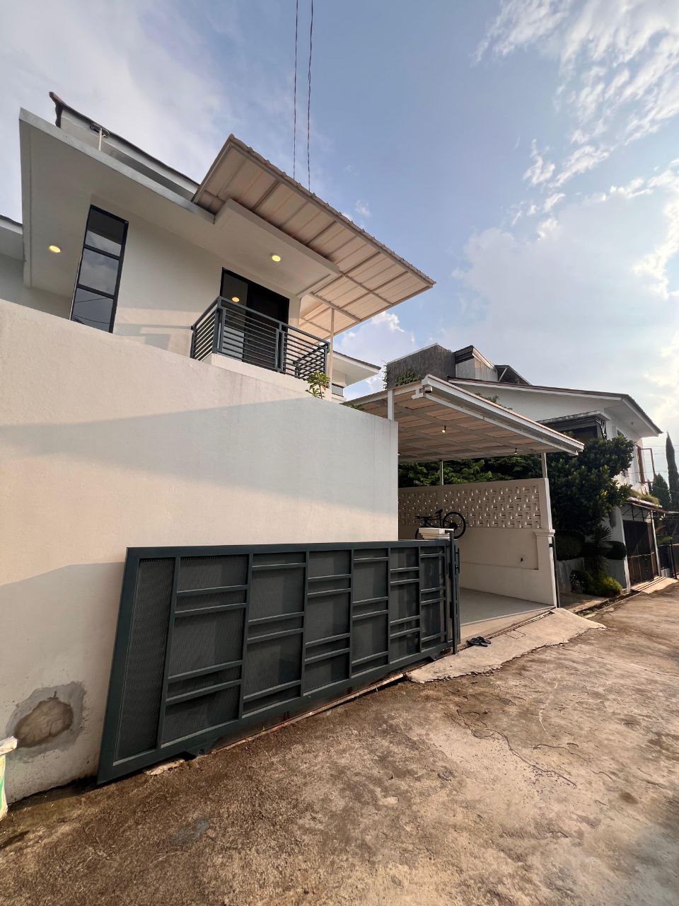 Dijual Rumah baru bangun / Urban Minimalis Dalam cluster dekat gegerkalong ciwaruga bandung utara